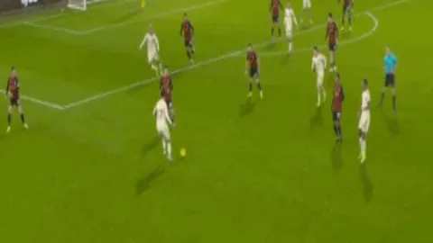 “曼联利物浦平局终结进球荒，阿莫林对比赛结果感愤慨与沮丧”